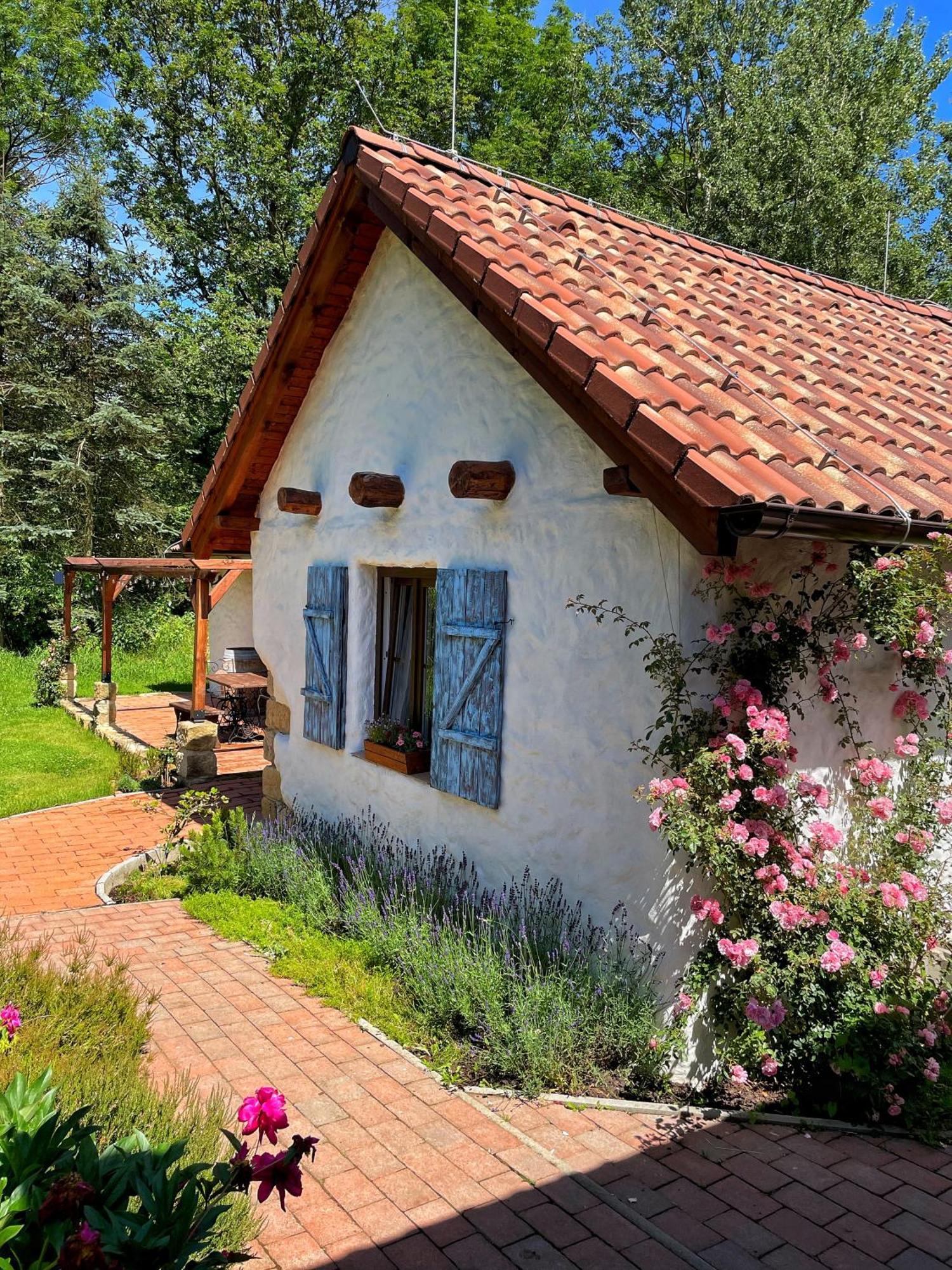 Bungalov Trapani Ruzova Extérieur photo